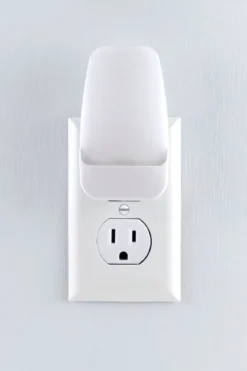 GE Light Sensing LED Night Light, 4 Pack, White