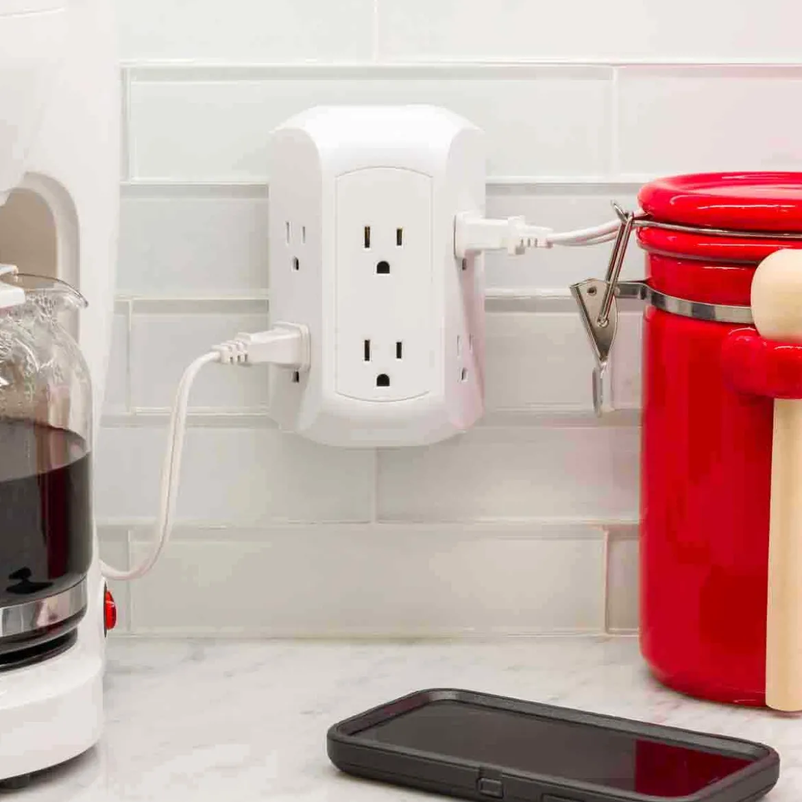 GE 6-Outlet Wall Tap with Surge Protection, White