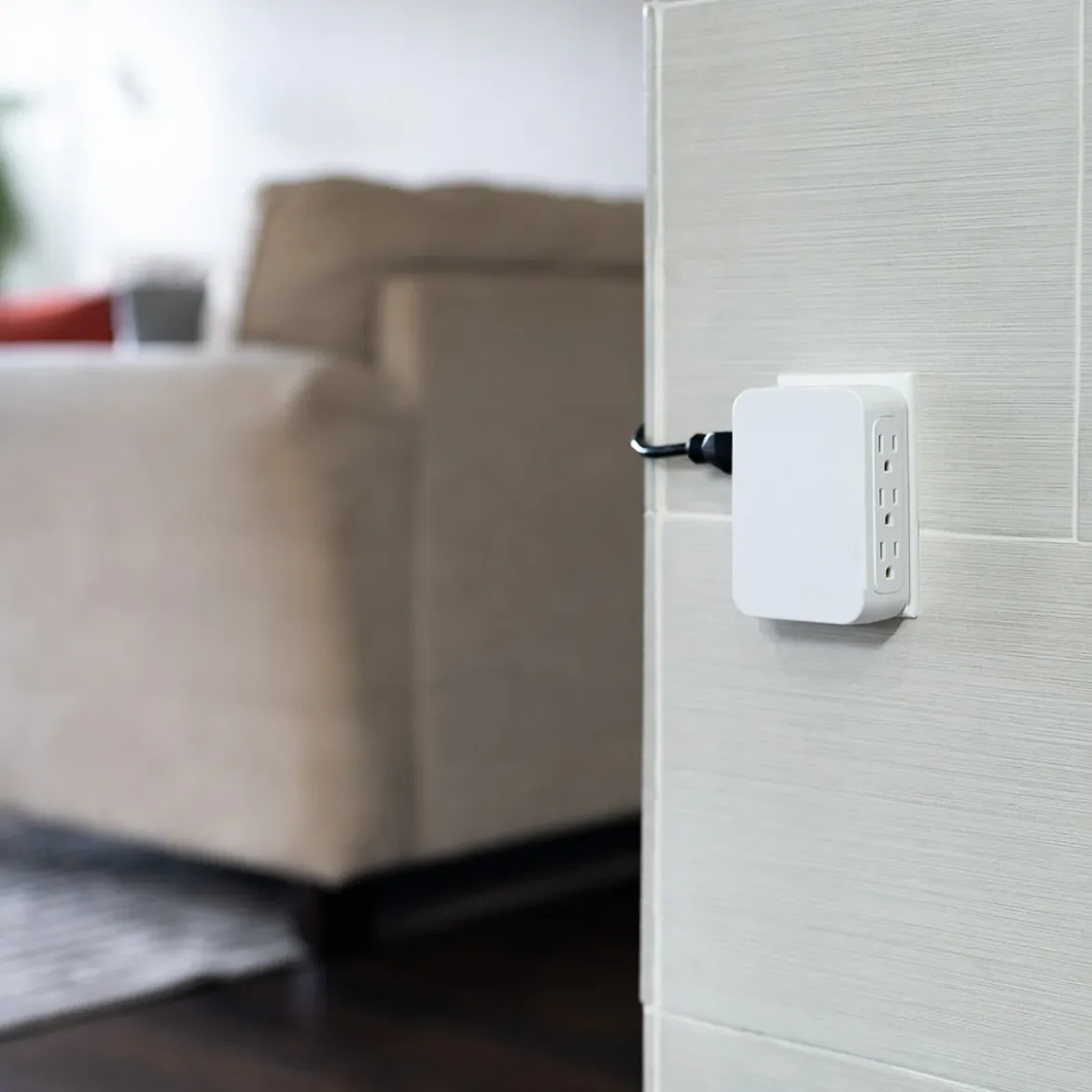 GE Pro 6-Outlet Wall Tap with Surge Protection, White