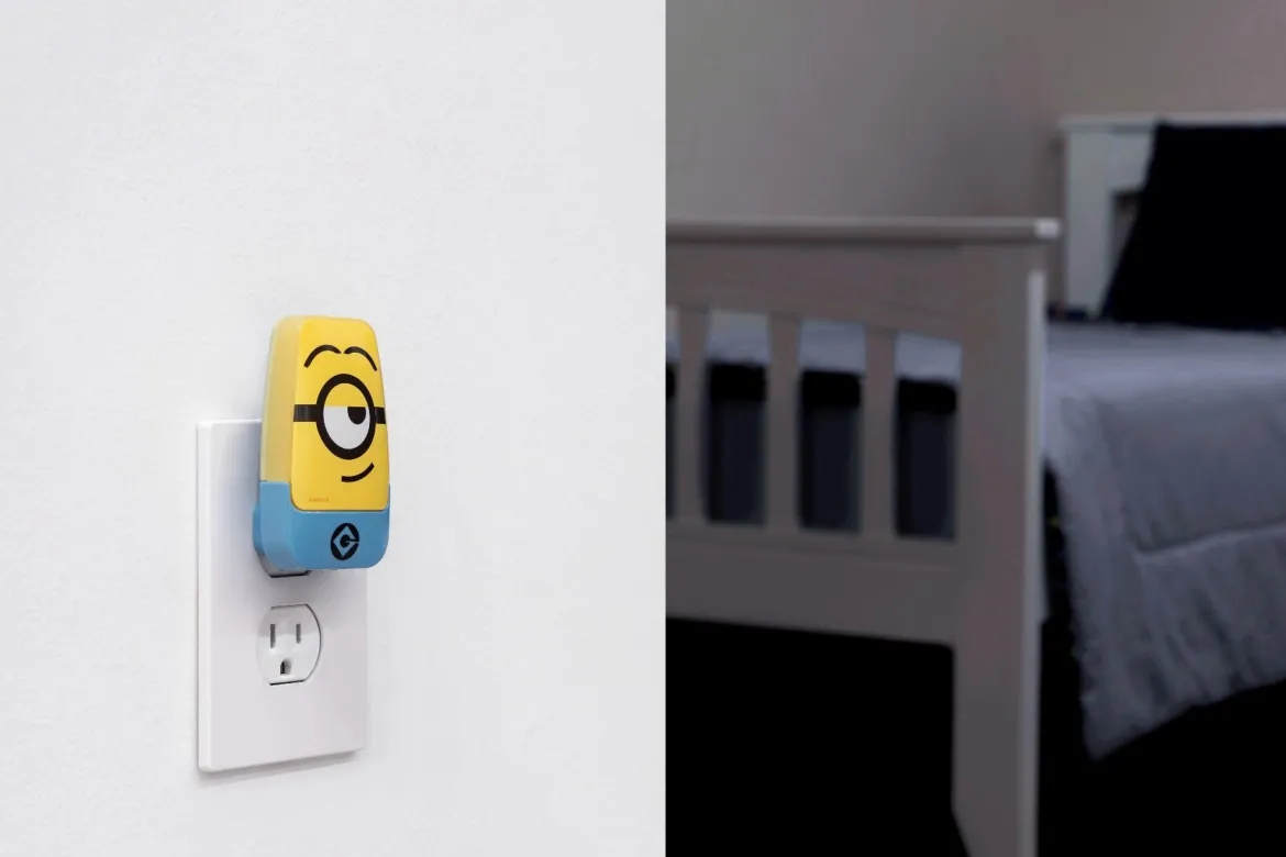 Minions Light Sensing LED Night Light, Yellow