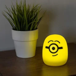 Universal Minions Color Changing LED Night Light, Yellow
